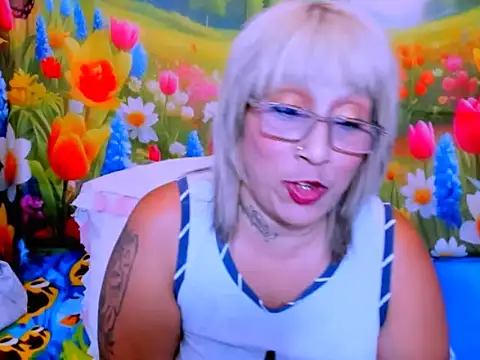 indianroxy webcam