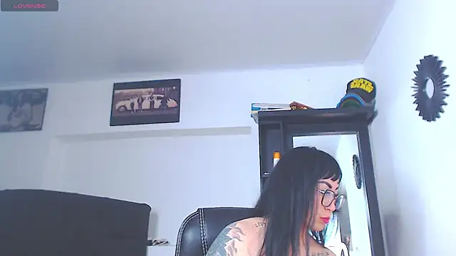 Vicky_hotmilf webcam