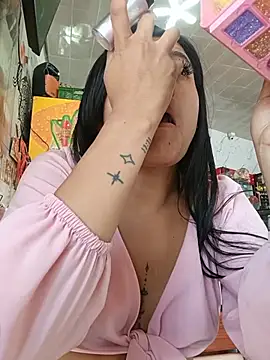 Alahia_Myers webcam