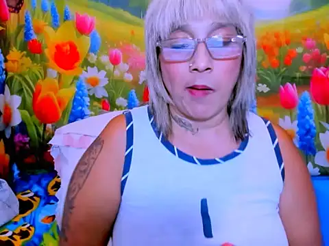 indianroxy webcam