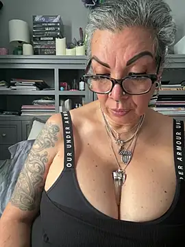 dieseldame1313 webcam