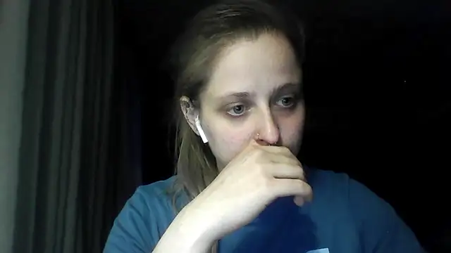 LeaWetGirl webcam