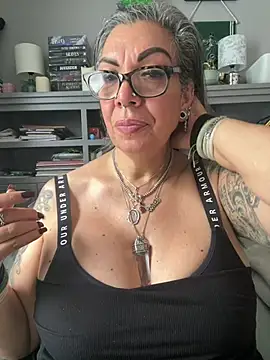 dieseldame1313 webcam