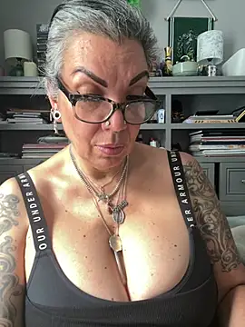 dieseldame1313 webcam