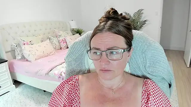 Vika73 webcam