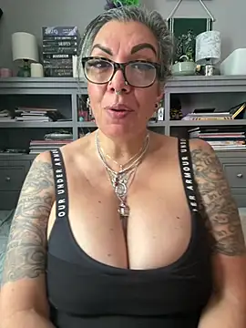 dieseldame1313 Live Web Cam Show