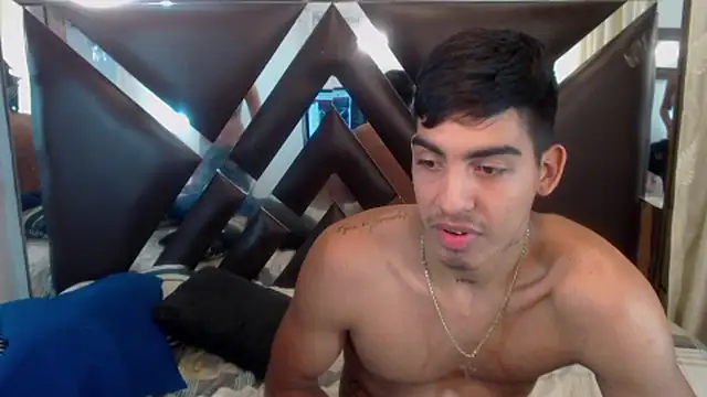 Milo_and_Mily webcam