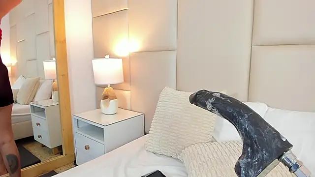 AntoniaRoss_ webcam