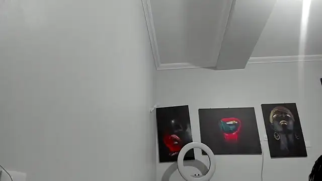 naughty_bigass webcam