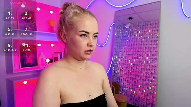 StephanieSweety live cam on StripChat