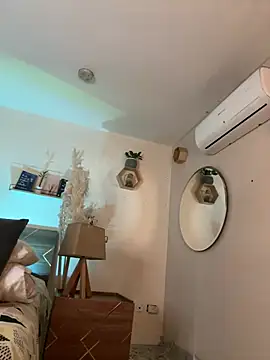 YariRose webcam