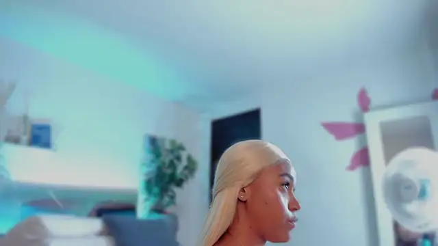 YariRose webcam