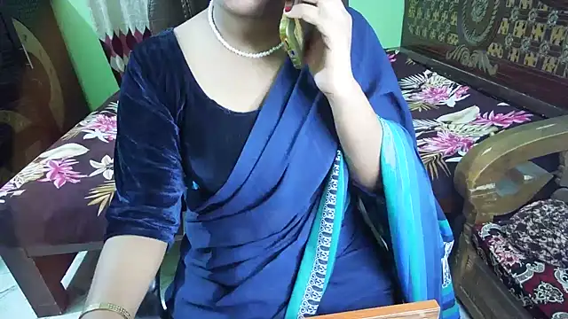 BengaliQueenStar live cam on StripChat