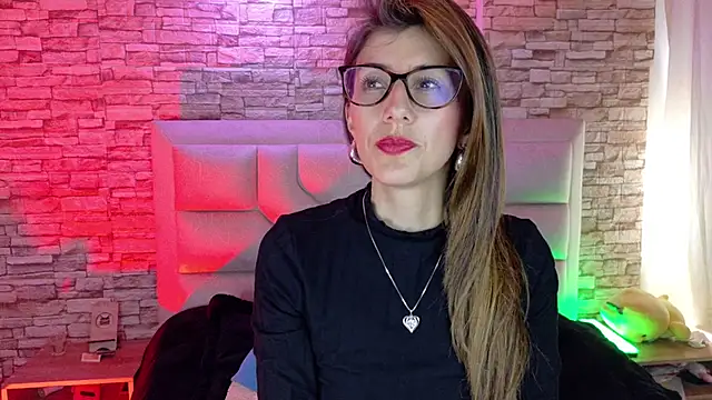 _jade_white_ webcam