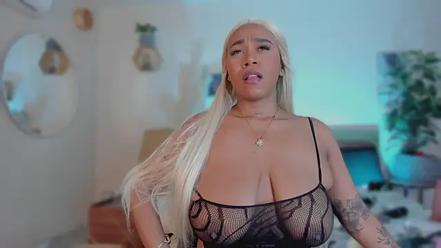 YariRose webcam