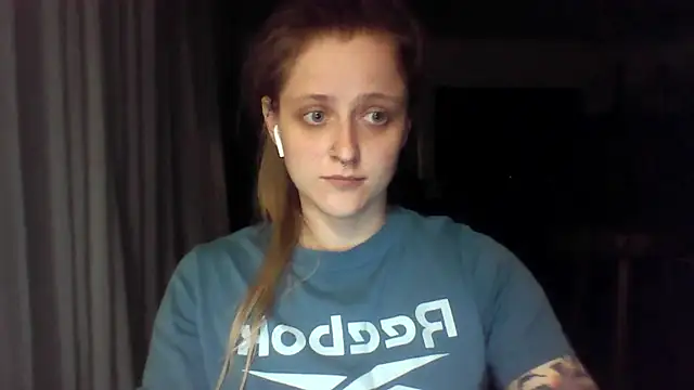 LeaWetGirl webcam