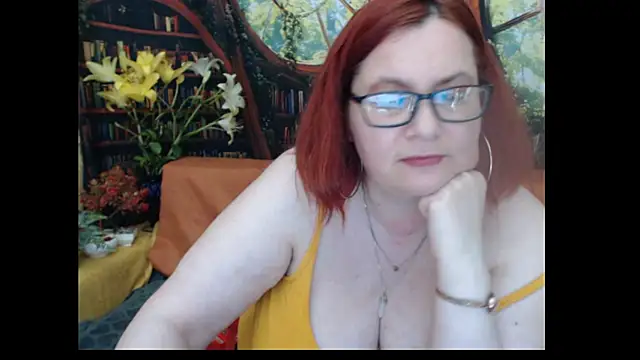 PlayfullMature webcam
