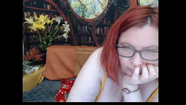 PlayfullMature webcam