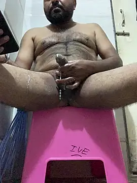 Daddy_inurhouse live cam on StripChat
