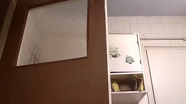 mariusica1@xh live cam on StripChat