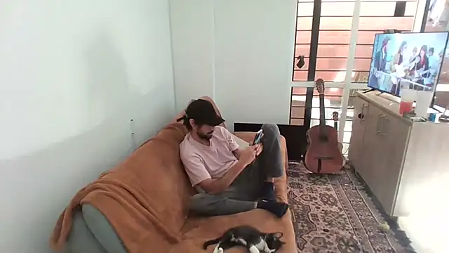 Alejandro92_cali live cam on StripChat