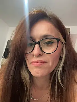 busty_nicole webcam