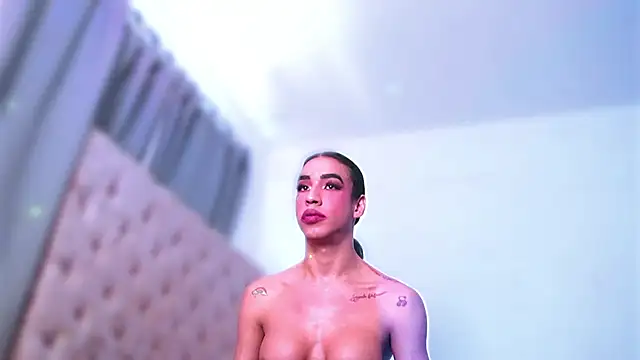 KatalinaMillan webcam