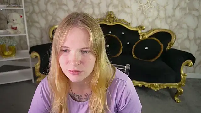 NikkyReyyy webcam