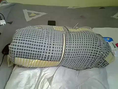 Pearl_petite webcam