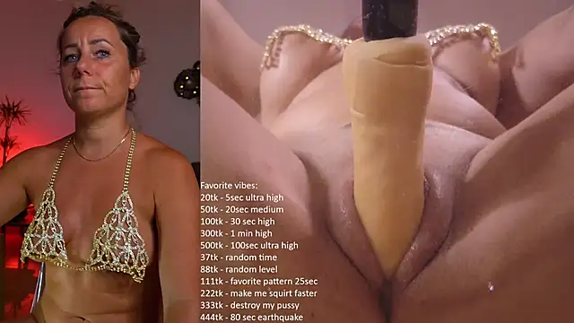 AngelaDesires webcam