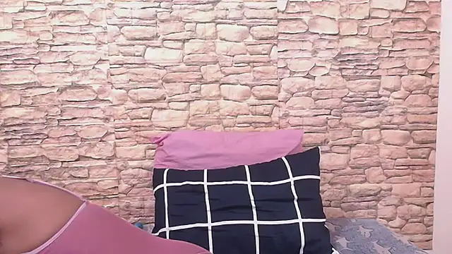 EbonyOlive69 webcam