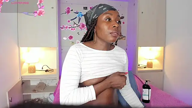 TaylorBloom webcam