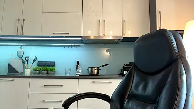 SoftnessMila webcam