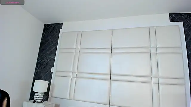 zoe_linss webcam