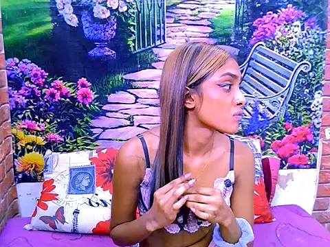 IndianPretty14u2Luv webcam