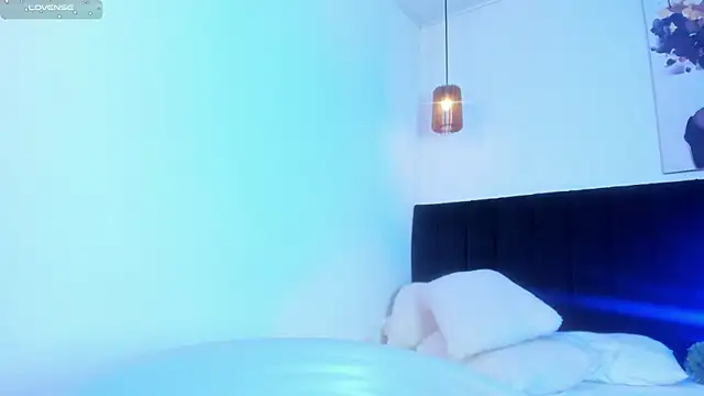 dolly_zoe webcam