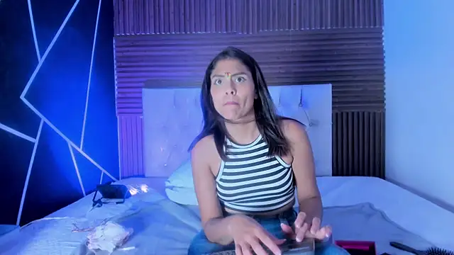 LunaRossie_ webcam