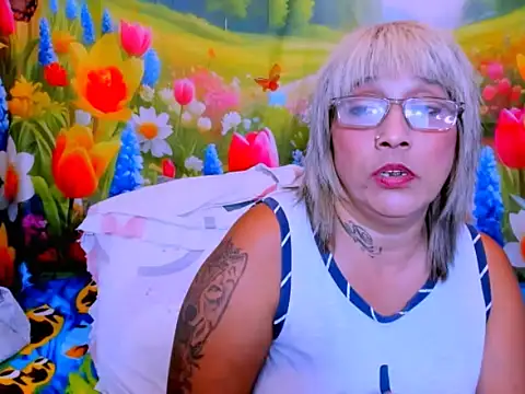 indianroxy webcam