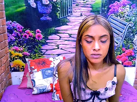 IndianPretty14u2Luv webcam