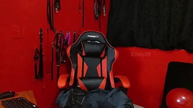Emily_Slave28 webcam