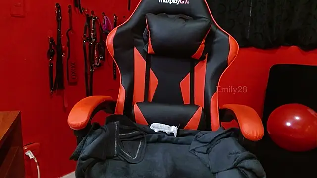 Emily_Slave28 webcam