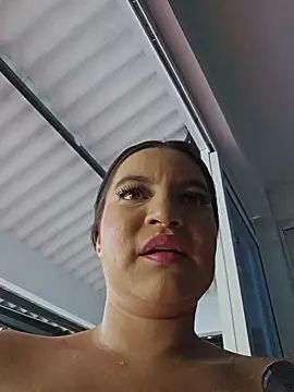 Pretty_Julieta webcam