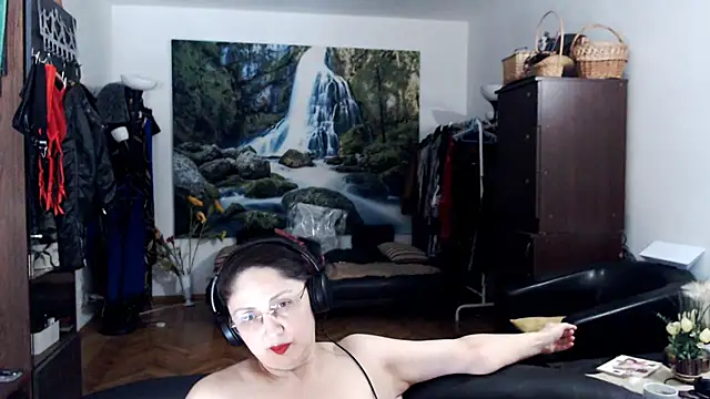 imperatriza - Imperatriza's free webcam - UK Sex Cams