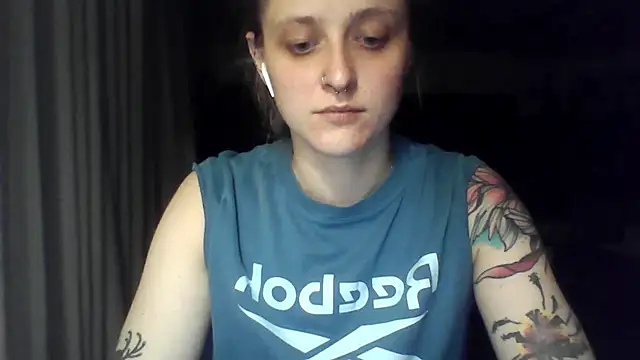 LeaWetGirl webcam
