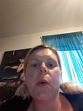 pinkieMilfPUSY webcam