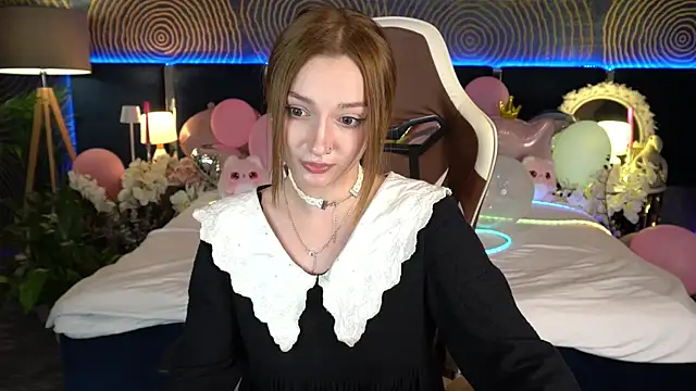 LizzaMoonn webcam