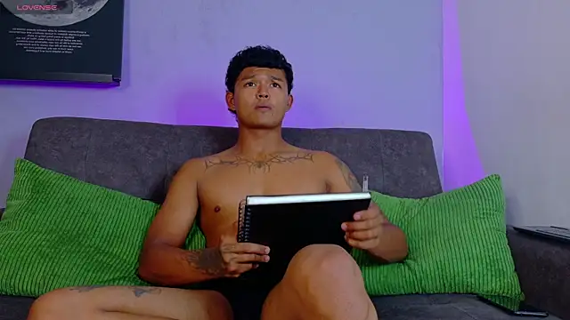 AndrewKenoxx__ webcam