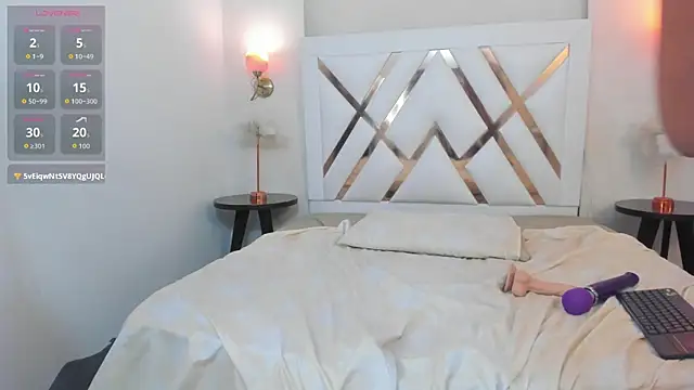 Sky_Collins_ webcam