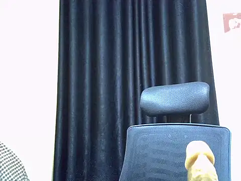 Horny-slut_ webcam