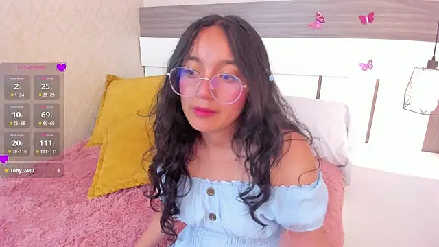 Emilyblussh webcam